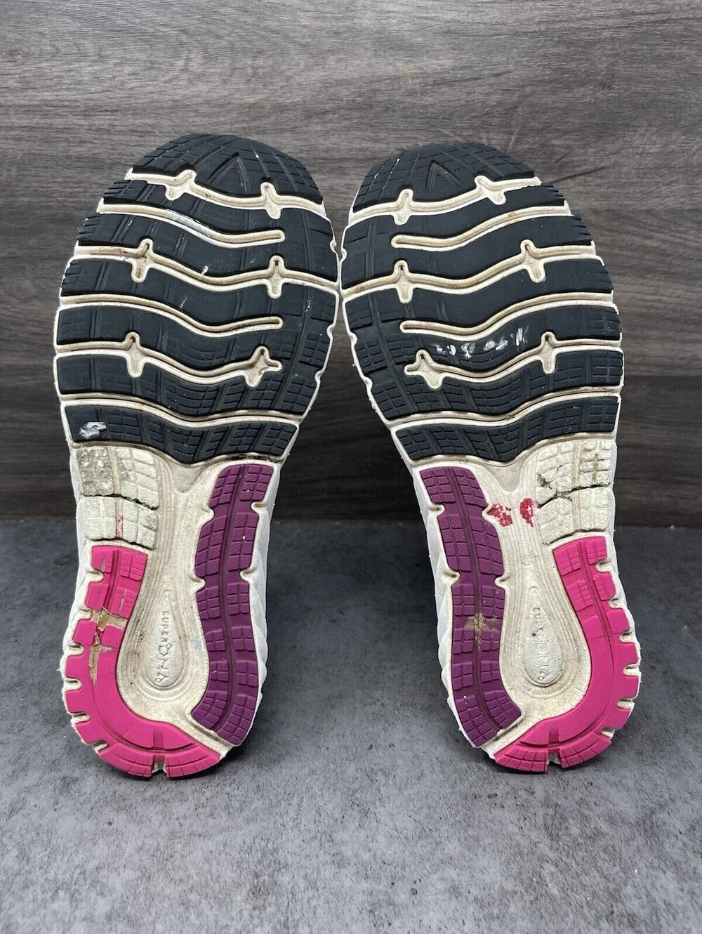 Brooks Glycerin 15 Sneakers Womens Size 9 Black Pink Athletic Trainer Running
